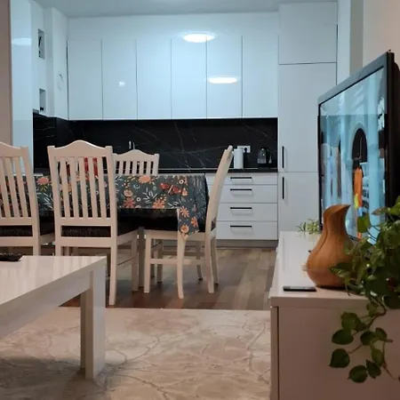 Apartment Luxury With Garage - Lejla Sarajevo