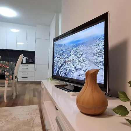 Luxury With Garage - Lejla Apartment *