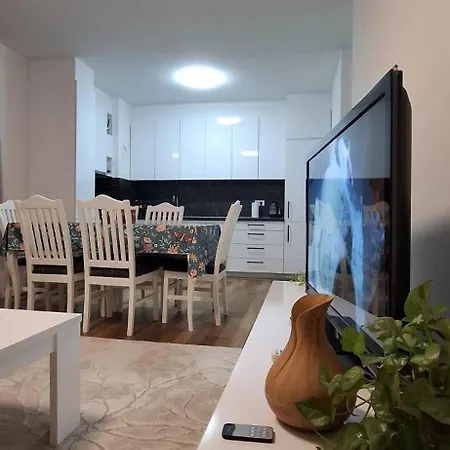 Apartment Luxury With Garage - Lejla *